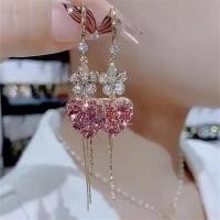 ราคา ต่างหูระย้ากุหลาบแดงอัลลอยสีทองโบราณต่างหูดอกไม้ดอกกุหลาบฝรั่งเศสโบราณ1คู่ของขวัญเครื่องประดับแฟชั่นปาร์ตี้สำหรับผู้หญิง (20730581859)