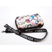 ราคา Bagster กระเป๋าสะพายข้างทรงกล่อง ไซส์ใหญ่ สีลาย กระเป๋าเดินทางมินิ กระเป๋าสะพายข้าง Forever Young (2387818064)