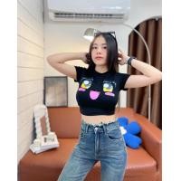 ราคา เสื้อครอปแขนยาว สกรีนลายตาหวาน มี 2 สี ดำ ขาว พร้อมส่ง (18006302788)