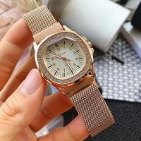 ราคา นาฬิกา ผู้หญิง Geneva เจนีวาแบรนด์ แท้ สไตล์ MK ปาเต๊ะสายเเม่เหล็ก มีหลายสีหลายเเบบให้เลือก (18266164485)