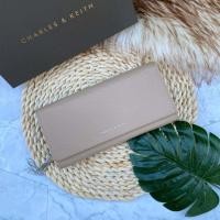 ราคา กระเป๋าสตางค์ charles and keith ใบยาว (7597152726)
