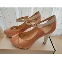 ราคา รองเท้าส้นสูงออกงาน หนังแก้ว สวยหรู มือสองไซส์36 37พร้อมส่ง (19847018898)
