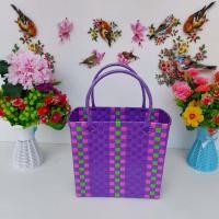 ราคา กระเป๋าสาน ตระกร้าสาน เส้นพลาสติกสาน กระเป๋าสานเส้นพลาสติก กระเป๋าถือ กระเป๋าจ่ายตลาด กว้าง13ยาว24สูง23cmขอบปากตะกร้า (7510220098)