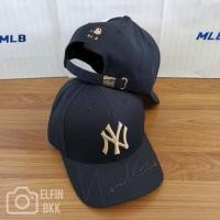 ราคา แท้ MLB Cap NY LA หมวกแก๊ป สีขาว สีดำ โลโก้ทอง ปีกหมวก ขลิบทอง ปัก Yankees (20454664800)