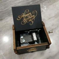 ราคา กล่องเพลง กล่องดนตรี music box หมุนมือ ถึงมีเสียงเพลง (12493986392)