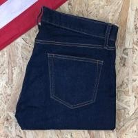 ราคา uniqlo UJ Jeans กางเกง ยีนส์ ขา กระบอก สีเข้ม สภาพใหม่เอว33ยาว 36ปลา ยขา 8 (17458326684)