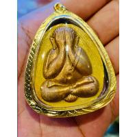 ราคา พระผงปิดตาพิมพ์ใหญ่ รุ่น ร่ำรวยเงินทอง มวลสารผงว่าน ๑๐๘ หน้าปัดนาค ๑๓๕ พร้อมกรอบทองสูตร หลวงพ่อพัฒน์ วัดห้วยด้วน (18877391243)