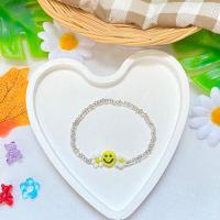 ราคา พร้อมส่ง สร้อยข้อมือ กำไลลูกปัดจี้ยิ้ม ดอกไม้ (21036754809)