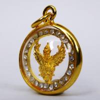 ราคา ใหม่ มาแรง ตรงปก ส่งไว เชิญบูชา จี้พญาครุฑ สีทองล้อมเพชร เลี่ยมกรอบทอง ผ่าหวาย เสริมบารมี พร้อมบูชา By ONTIME24 (1998234730)