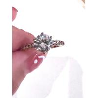 ราคา แหวนเพชรชูบ่าข้าง 8 มิลตัวเรือนทองเหลืองแท้ (19209127607)