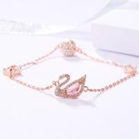 ราคา กำไลข้อมือ Swarovski Dazzling Swan Bracelet ของแท้ พร้อมส่ง (6424994654)