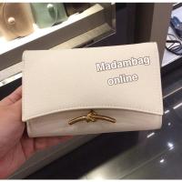 ราคา Charles Keith Zip Huxley Metallic Front Flap Wallet กระเป๋าสตางค์ ขนาดกลาง (19139574920)