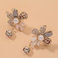 ราคา ต่างหูเข็มหมุด925ดอกไม้คริสตัลไข่มุกเพชรสีทองแบบเกาหลีต่างหูแฟชั่นใส่ได้สองทางเครื่องประดับอัญมณีแฟชันสตรี (18327216298)