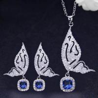 ราคา CWWZircons ยี่ห้อรูปผีเสื้อแฟชั่นเครื่องประดับสตรี 925 เงินสเตอร์ลิง CZ ต่างหูคริสตัลสีน้ำเงินและชุดสร้อยคอ (445593893)