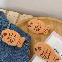 ราคา Falsh F เข็มกลัดการ์ตูนน่ารักปลากะพงเข็มกลัดปลาเล็กติดกระเป๋าเป้สะพายหลังเสื้อหนาว (19833329684)