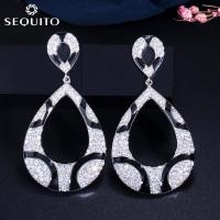 ราคา เลื่อมเพชรสังเคราะห์ยาวต่างหูระย้ายาวดีไซน์เนอร์สีดำงูชุบทองคำขาว SE288เครื่องประดับผู้หญิงทรงหยดน้ำขนาดใหญ่ (19458345149)