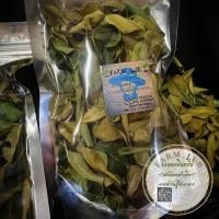 ราคา ใบมะกรูดอบแห้ง สมุนไพรไทย Kaffir lime leaves Organic100 (20560627704)
