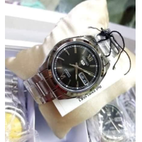 ราคา SEIKO 5 Automatic รุ่น SNKL55K1 นาฬิกาข้อมือผู้ชาย สายแสตนเลส หน้าปัดสีดำ มั่นใจ สินค้าของแท้ 100 ประกันศูนย์ไซโก้ไทย 1 ปีเต็ม (21140895627)
