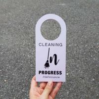 ราคา ป้ายแขวน 1 หน้า ป้ายกำลังทำความสะอาด cleaning in progress signage ลดล้างสต๊อก ป้ายแขวนประตู ป้ายพลาสวูด (9951363242)