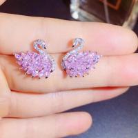 ราคา สีดำและสีขาวหงส์เพทายต่างหูมุก S925เข็มเงินบุคลิกภาพเก่งกาจต่างหูที่เรียบง่ายพู่ต่างหูเครื่องประดับสตรี (16927161826)