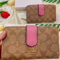 ราคา พร้อมกล่อง กระเป๋าโค้ช กระเป๋าสตางค์โค้ช โค้ช coachwallet กระเป๋าสตางค์ Coach 2พับ ใบกลางสองพับ กระเป๋าสตางค์Coach รหัส 2 1 C ภาพจริงถ่ายเองค่ะ (9058947945)
