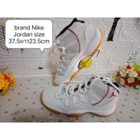 ราคา รองเท้าหุ้มข้อมือสอง สภาพดี Size 37 5ยาว23 5cm ใส่ลำลอง (20918588197)