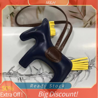 ราคา Lowest price MH พวงกุญแจม้าพวงกุญแจหนังพู่ห้อยน่ารักรูปม้าพวงกุญแจสำหรับกระเป๋าเครื่องประดับของขวัญตกแต่ง (20638918495)