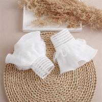 ราคา เสื้อสเวตเตอร์ตาข่ายลูกไม้สีขาวแขนเทียมเสื้ออุปกรณ์แต่งกายสำหรับผู้หญิงปลอกแขนลายจุดไข่มุกแต่งระบายแขนเสื้อสเวตเตอร์แขนเทียม (20497999673)