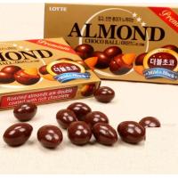 ราคา อัลมอนด์เคลือบช็อคโกแลตเข้มข้นนำเข้าจากเกาหลี Lotte Almond Choco Ball ขนาด 46 กรัม ขนมนำเข้า (12259874646)