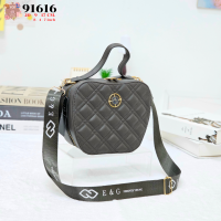 ราคา YNG กระเป๋าสะพายข้างทรงแอปเปิ้ล ซิปคู่หน้านวม สายสปอร์ต รุ่น 91616 (20931273144)