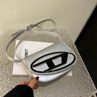 ราคา Niche Design Diesel Portable Jingle Bag 2023 New One Shoulder Armpit Bag Silver Small Bag All Match Messenger Bag (20662863267)