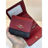 ราคา COACH Small Trifold Wallet ln Blocked Signature Canvas CE930 (17864916591)