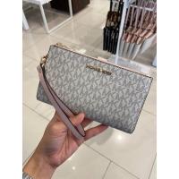 ราคา กระเป๋าสตางค์และใส่โทรศัพท์ Michael Kors Jet Set Travel double Zip Wristlet (15880914018)