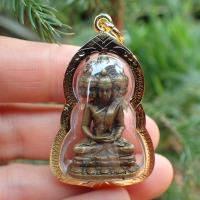 ราคา ลดทั้งร้าน พระเศรษฐีนวโกฏิ เจริญโภคทรัพย์ เนื้อทองแดง เลี่ยมกรอบทองไมคอนแกะลายอย่างดี (18943608637)