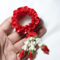 ราคา พวงมาลัยดินปั้นกลีบกุหลาบสีแดง ขนาด 2 นิ้ว (17240268250)