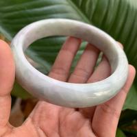 ราคา กำไลข้อมือหยกแท้ทรงท้องปลิง สีขาวเขียว ขนาดวงใน 62 5 มม หยกพม่า ลายสวยตามธรรมชาติ ควรค่าแก่การครอบครอง (16557464425)