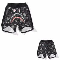 ราคา กางเกงขาสั้นห้าจุดยี่ห้อแฟชั่น BAPE กางเกงฮิปฮอปทรงหลวมลายพรางกางเกงชายหาดฉลามข้างพิมพ์ลายพราง (18933861746)