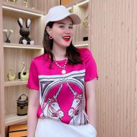 ราคา 2023 ฤดูร้อนใหม่หญิงคนดังทางอินเทอร์เน็ตรุ่นยอดนิยม T เสื้อเชิ้ตแฟชั่นลำลองพิมพ์ลายอารมณ์หลวมปกปิดหน้าท้องเสื้อ (20552799980)