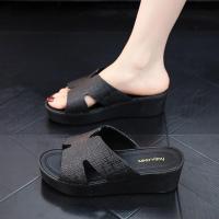 ราคา Vogue Bible รองเท้า ผู้หญิง รองเท้า แตะ หญิง รองเท้าผู้หญิงฤดูร้อนแฟชั่นกันน้ำกลางแจ้งบ้าน Wedges รองเท้าแตะรองเท้าแตะสำหรับผู้หญิง รองเท้า ส้นตึก 2023 ใหม่ B26G0B7 (20068526119)