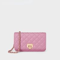 ราคา CHARLES and KEITH CK2 70160082 2 กระเป๋าสะพายข้างทรงเพชรสำหรับผู้หญิงทำงาน (21066668430)