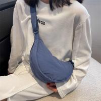 ราคา 2022ใหม่ Uniqlo ถุงผ้าใบขนาดเล็กหญิงฤดูร้อนใหม่น้ำไนลอนกระเป๋าสะพาย Web คนดัง Alar Joker Ins แพคเกจเกี๊ยว (16858847048)