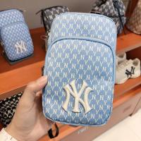 ราคา จัดส่งตลอด 24 ชม MLB ผู้ชายและผู้หญิงโทรศัพท์มือถือกระเป๋าสะพายกระเป๋าสะพาย NY ย้อนยุคดอกไม้เก่าเต็มพิมพ์โลโก้ปักกระเป (21132432365)
