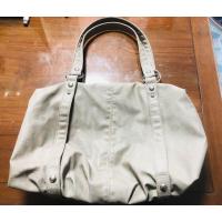 ราคา กานต์shop พร้อมส่ง กระเป๋ามือสองเกรดเอ แบรนด์เนม B Field ขนาดกว้างxยาวxสูง 6x15x11 นิ้ว สีครีม มีช่องย่อย ภายในมีซับผ้าสะอาดเรียบร้อย (20168676251)