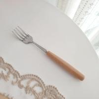 ราคา ช้อนส้อมมีดสแตนเลสด้ามไม้ รุ่นด้ามกลม สไตล์ญี่ปุ่นเกาหลี ร้านคาเฟ่ ร้านขนม สลักชื่อเพิ่มได้ (16587192063)