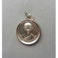 ราคา พระเหรียญหลวงพ่อเกษม เขมโก สุสานไตรลักษณ์ลำปาง พระไตรปิฏก สภาพสวยรับประกันพระแท้ (10926588667)