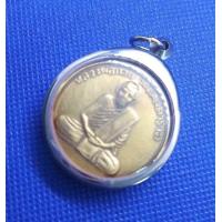 ราคา จี้พระ หลวงพ่อกวย ชุตินธโร หลังจารยันต์ 8 ทิศ เนื้อทองฝาบาตร วัดโฆษิตาราม ใส่กรอบเงินสแตนเลส (17910336463)