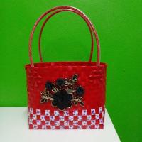 ราคา กระเป๋าสานเส้นพลาสติก ตะกร้าสานพลาสติกใบเล็กราคาถูก ตะกร้าแฮนเมด กระเป๋าสานน่ารัก ฟรุ้งฟริ้ง ขนาด 11 20 18cm (20638380991)