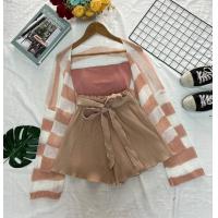 ราคา ชุดเซ็ต3ชิ้นเสื้อคลุมบางลายทาง สายเดี่ยว กางเกงอัดพลีท (19359816379)