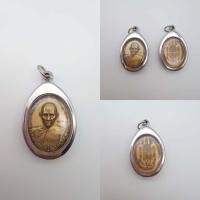 ราคา เหรียญหลวงพ่อรวย ปาสาทิโก รุ่นชนะจน เนื้อทองเหลืองฝาบาตร ฟรีเหลียมกรอบสแตนเลส พร้อมนิมนต์ขึ้นคอ สภาพเก่าเก็บ (7384408800)