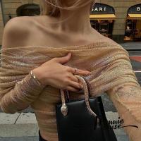 ราคา เสื้อเบลาส์ผู้หญิงสไตล์ใหม่เสื้อเอวลอย2023สำหรับผู้หญิงเสื้อครอปแขนยาวเข้ารูปพอดีเปิดไหล่แบบ Hannie (19339161930)